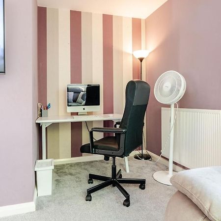 Comfortable 3-Storey House With Free Car Parking Mánchester Exterior foto