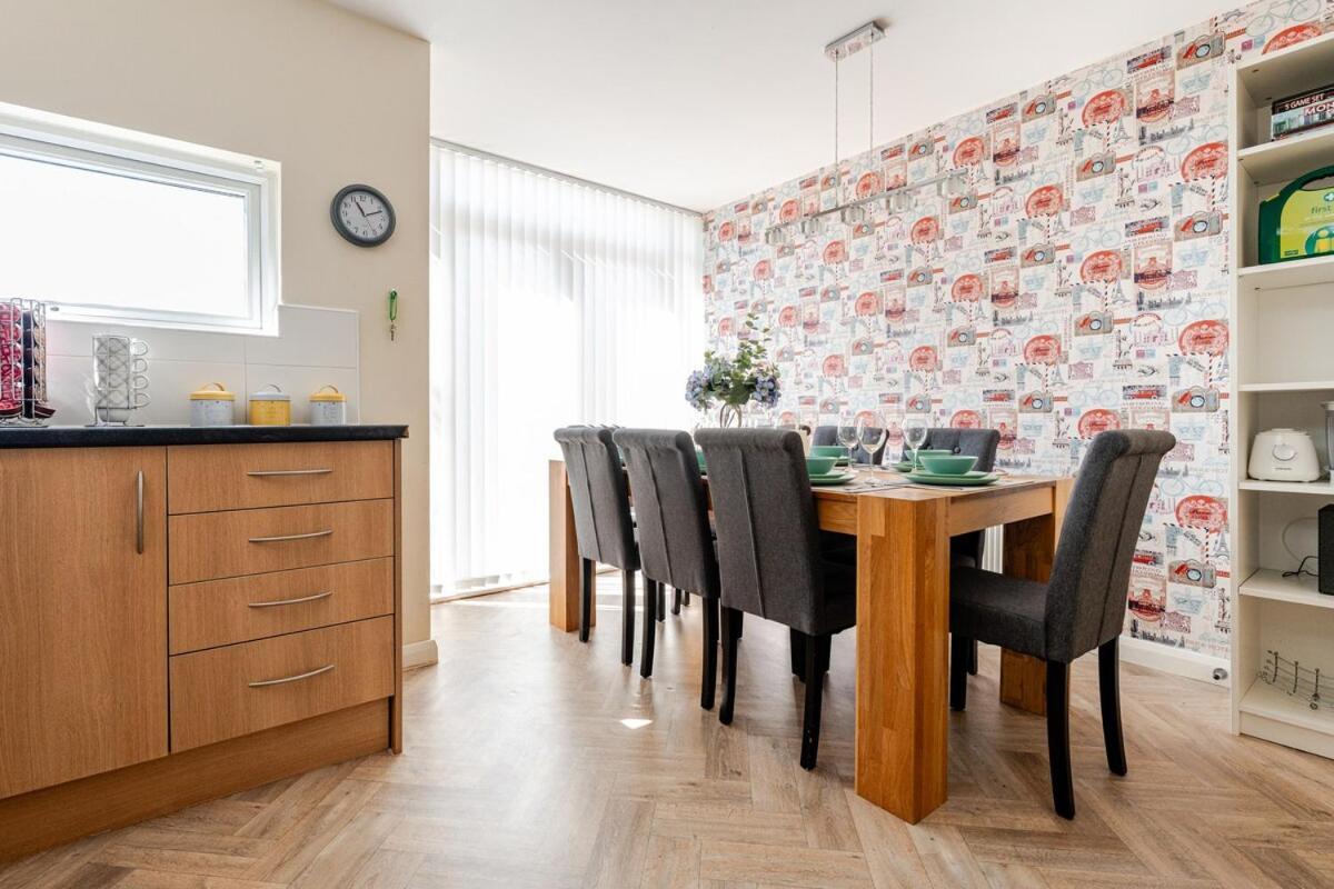Comfortable 3-Storey House With Free Car Parking Mánchester Exterior foto