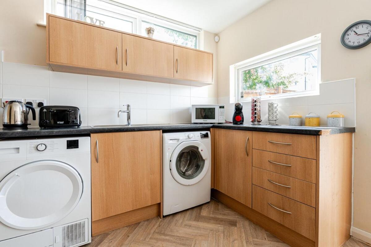 Comfortable 3-Storey House With Free Car Parking Mánchester Exterior foto